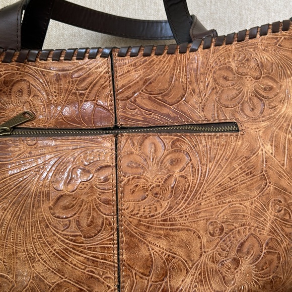 Patricia Nash carved leather bag - Picture 5 of 8